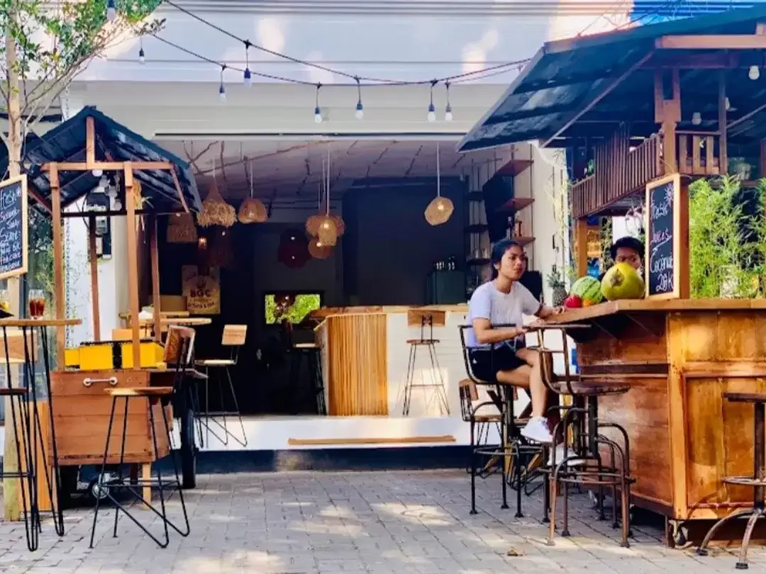 Leasehold Restaurant and Bar in Seminyak with river view - Image 1 of 7