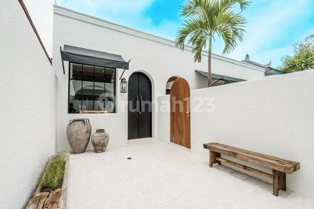 Yearly Rental, 3 Bedrooms Beautiful Villa In Sanur - Image 2 of 4