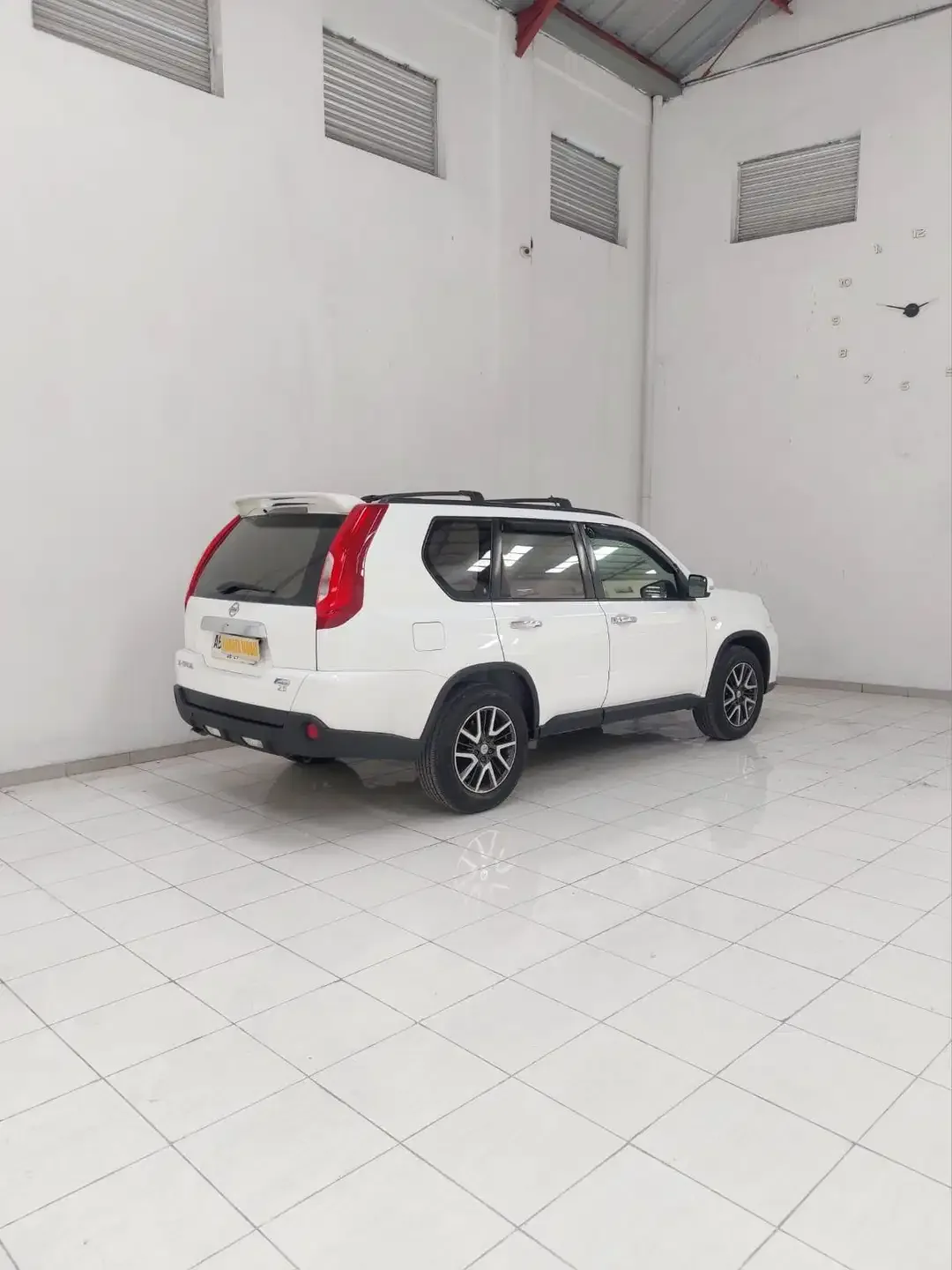 Nissan XTrail 2.5 Urban 2012 - Image 8 of 10