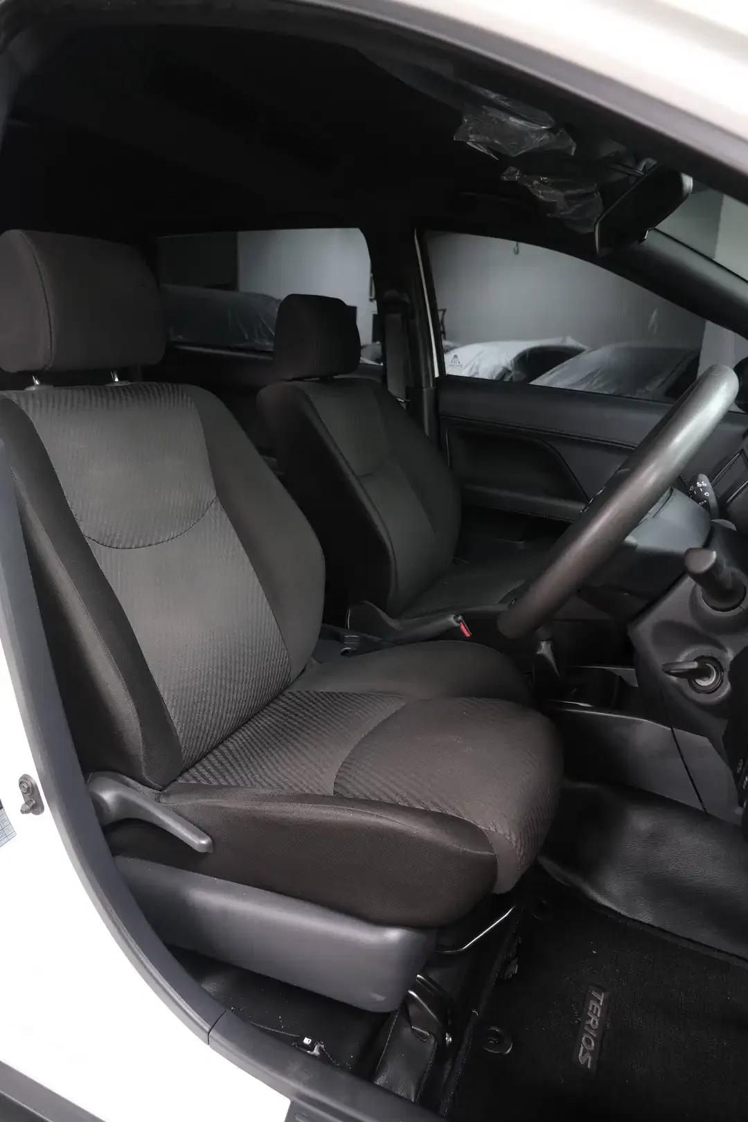DAIHATSU TERIOS X MANUAL 1.5 MT 2023 - Image 8 of 10