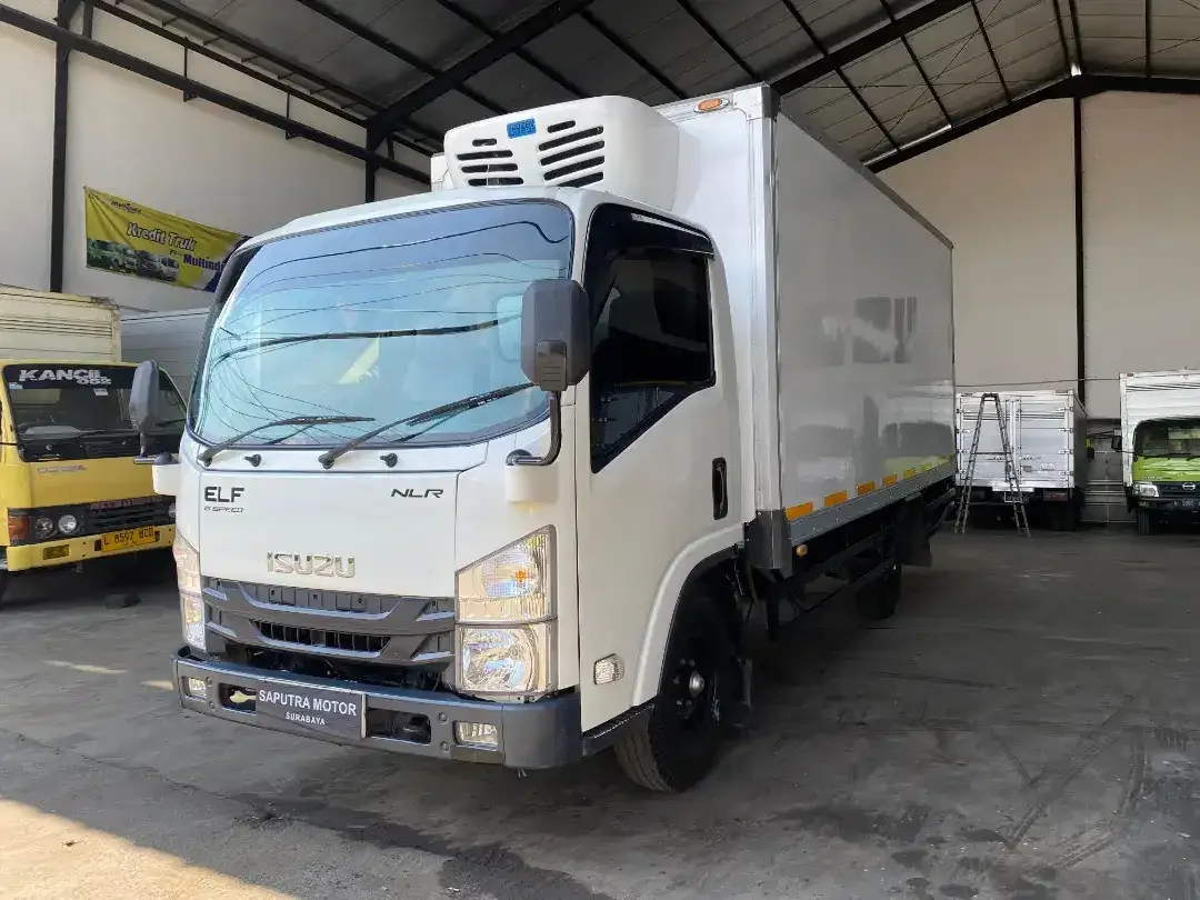Truk ELF 4rdLong Th2025 Box Pendingin - Image 2 of 10