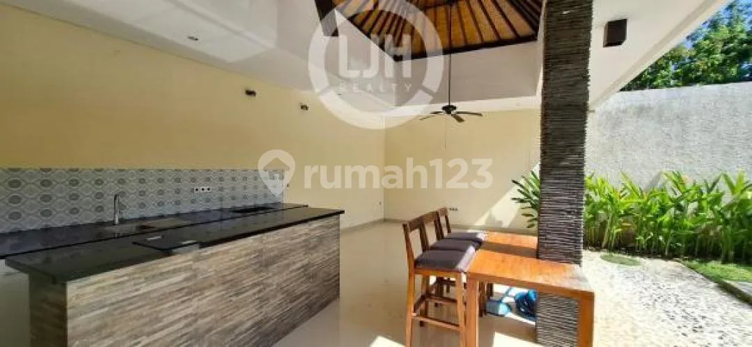 Villa At Jimbaran With Good Access, Well Maintained, Located In Residential Area, Surrounded By Villas, Close To Balangan Beach, Garuda Wisnu Kencana Cultural Park And Sidewalk Jimbaran - Image 2 of 4