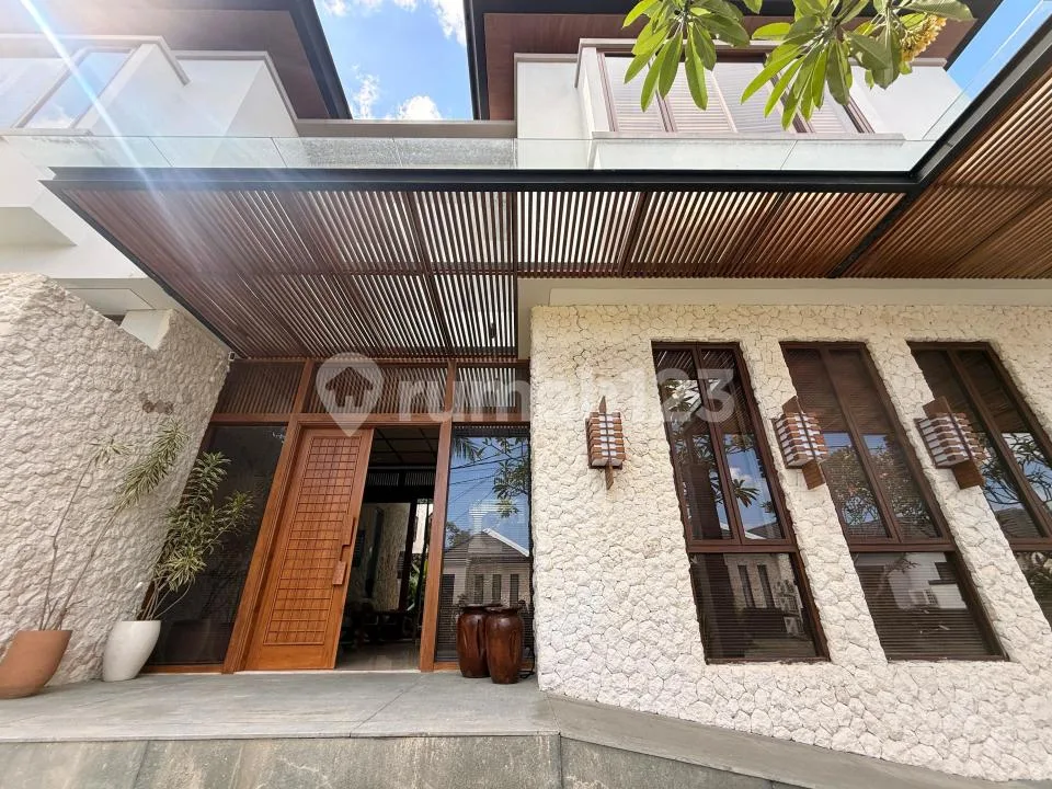 Lokasi Premium - 4 Bedrooms Villa Jimbaran 400MÂ² - Image 3 of 4