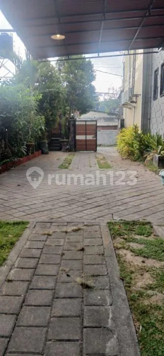 Sewakan Rumah Full Furnished Lingkungan Nyaman Akses Bagus Dekat Sanur dan Renon - Image 2 of 4