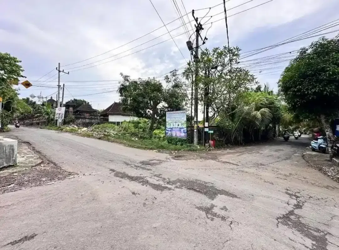 Tanah Strategis Jl Pantai Balangan Jimbaran - Image 1 of 10