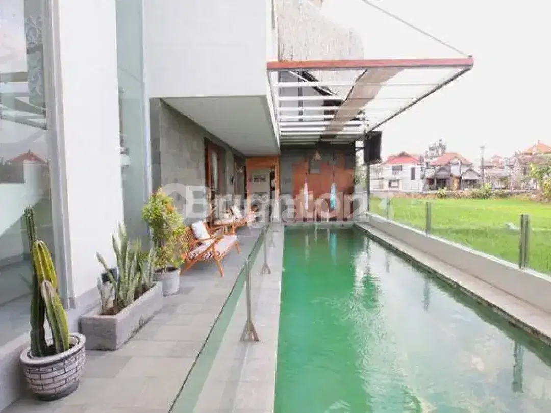 Dijual Villa Modern Dengan View Sawah Lokasi Strategis Seminyak - Image 1 of 8