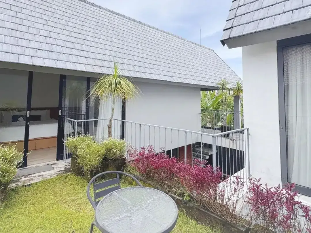 DIJUAL / FREEHOLD – MODERN VILLA BERAWA - Image 1 of 6