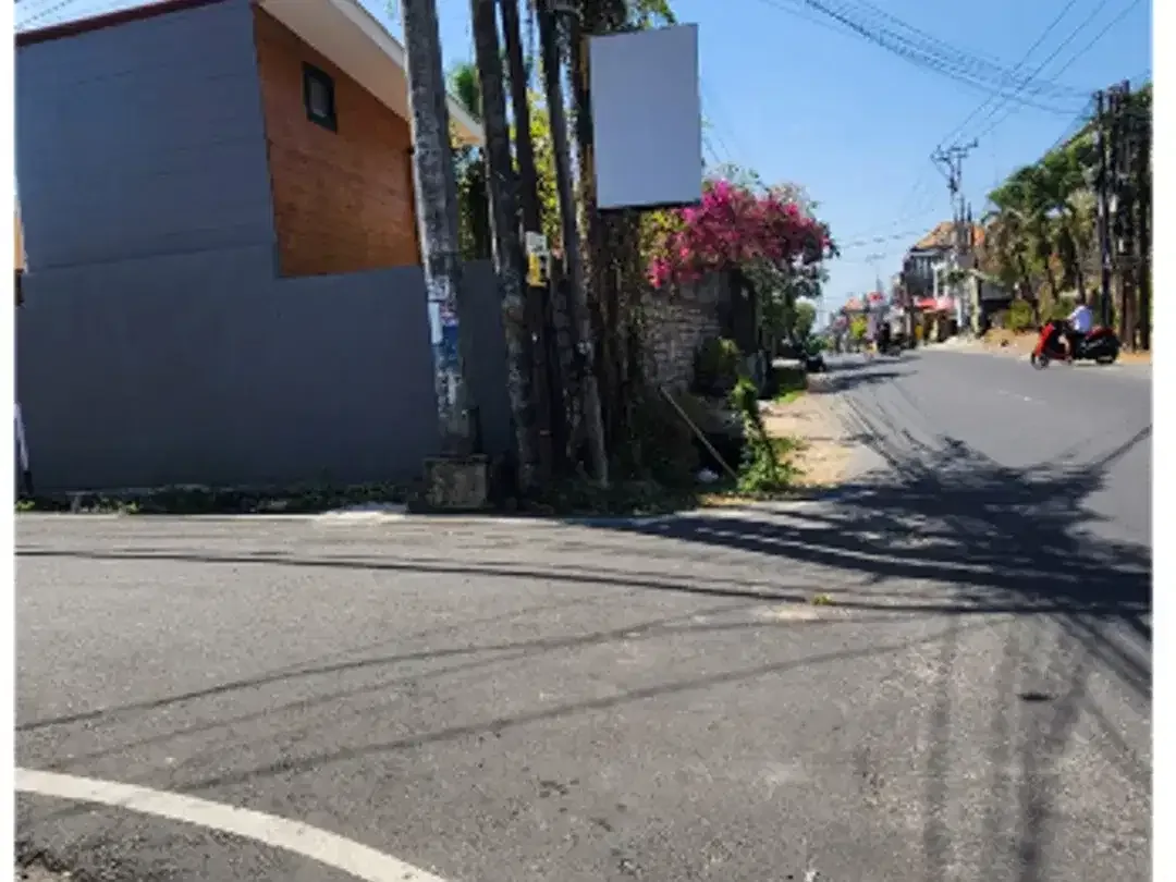 Dijual Tanah dan Bangunan di Jimbaran - Image 6 of 10