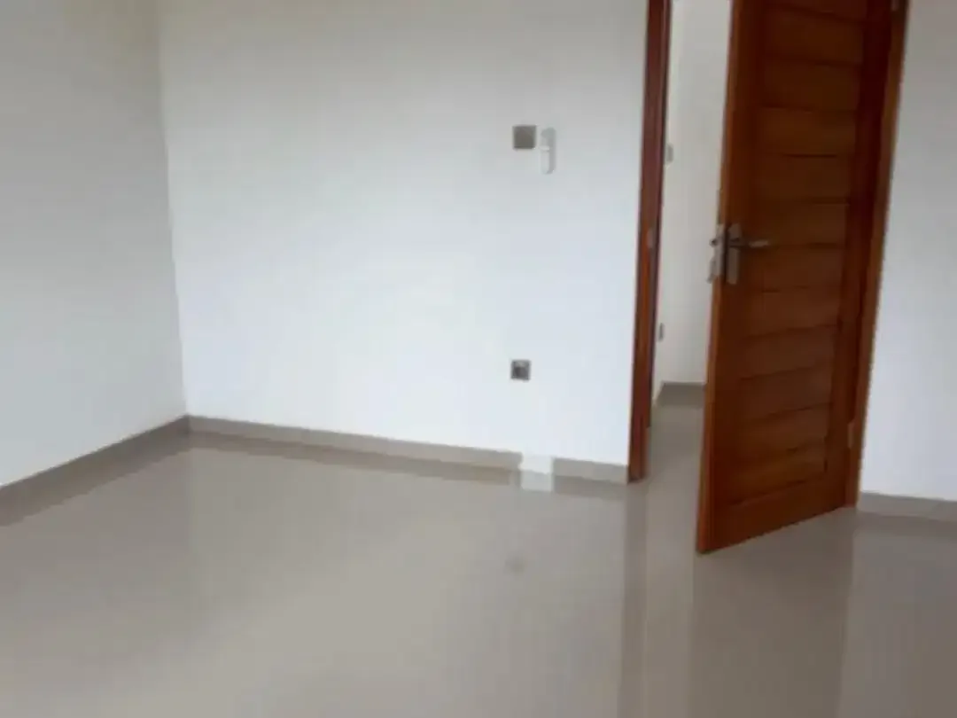 Dijual Rumah Siap Huni 3 Kamar SHM di Kerobokan Gatsu Barat Denpasar - Image 9 of 10