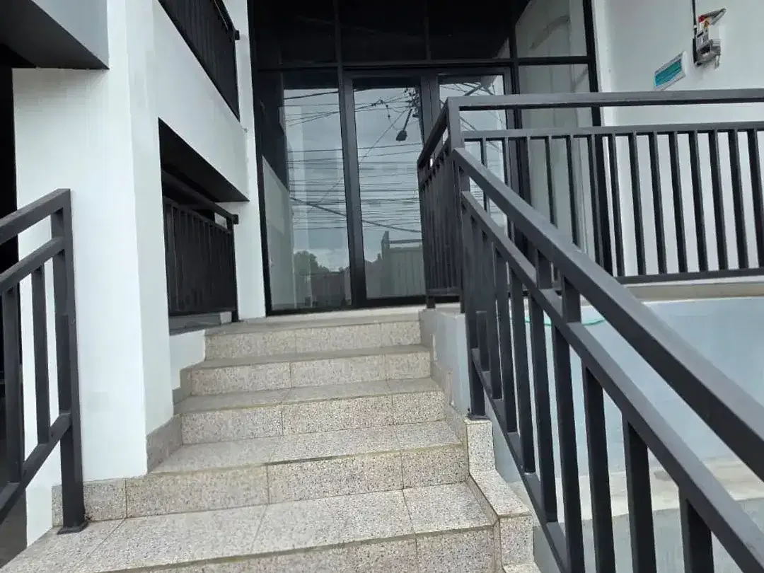 Ruko Strategis 3 Lantai di Pinggir Jalan Raya Utama – Jl. Gn. Tangkuban Perahu, Padang Sambian - Image 9 of 10