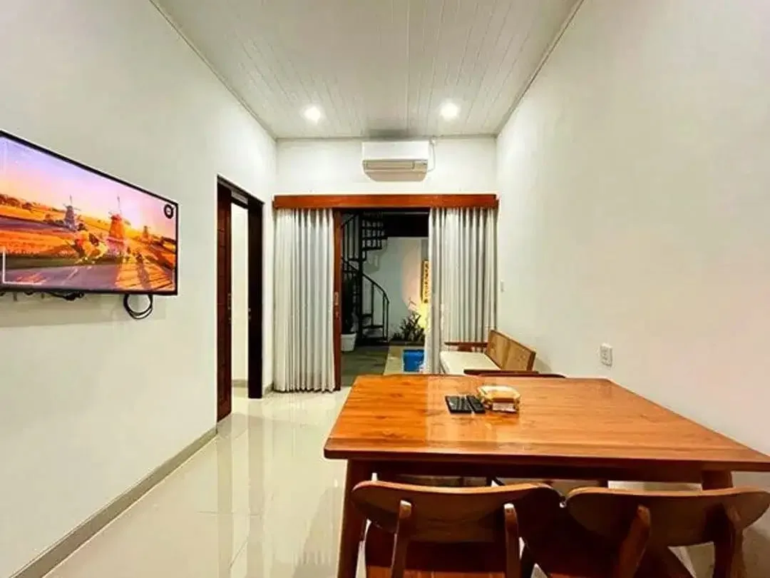 [Amr-230.Srt] Annual Rental Brand New Villa In Kemenuh – Private Pool & Rooftop Bale Bengong - Image 5 of 10
