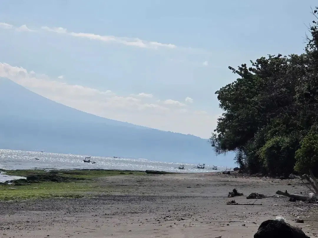 Dijual tanah kecil los pantai di bali - Image 1 of 10