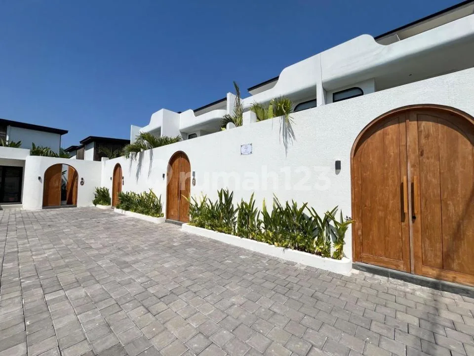 Brand New Modern Villa Complex In Strategic Location In Berawa - Image 2 of 4