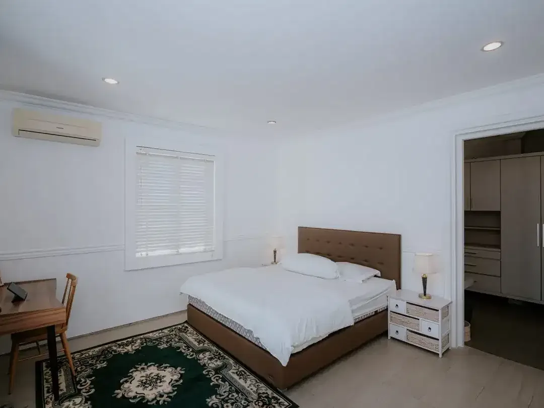 Prime location!! Premium 3 Bedroom Villa for Rent in Petitenget, Only Minutes to Seminyak Beach - Available to visit after 8 Feb - Image 7 of 10