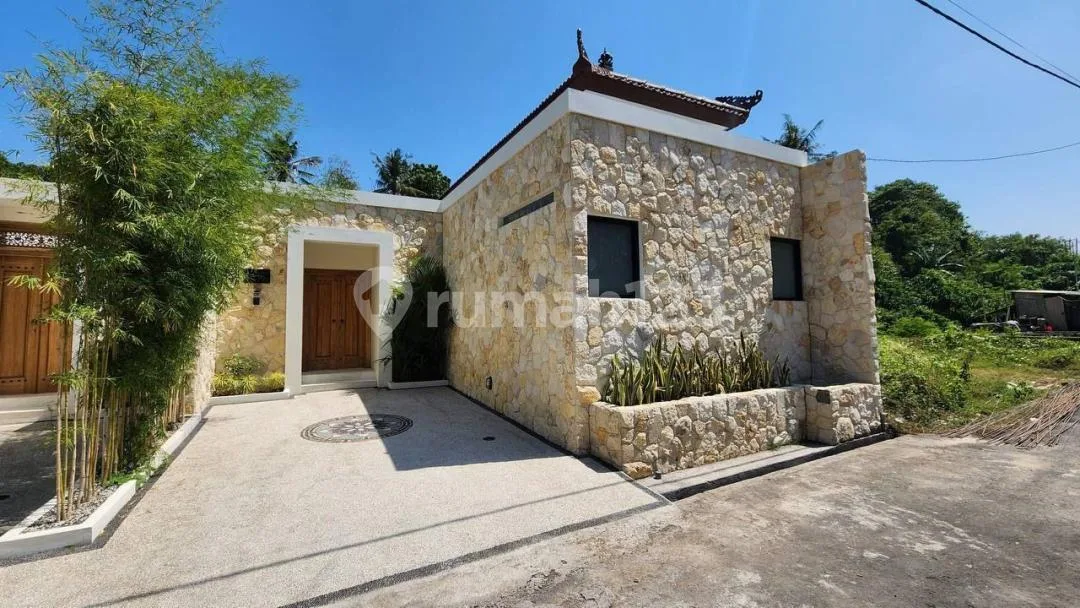 Sewa Brand New Villa Furnished, Strategis Area di Pering, Gianyar - Image 2 of 4