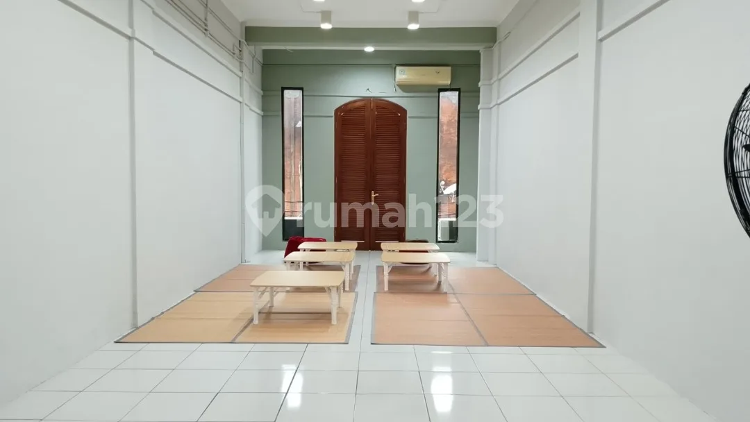 Dijual Cepat! Ruko Siap Usaha 3 Lantai Denpasar Barat, Pusat Bisnis, Dekat Mall & Bank - Image 4 of 4