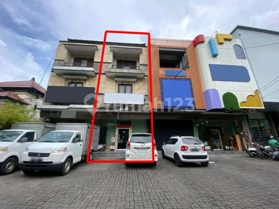 Ruko 3 Lantai Jalan Utama Puputan Renon Denpasar - Image 1 of 4