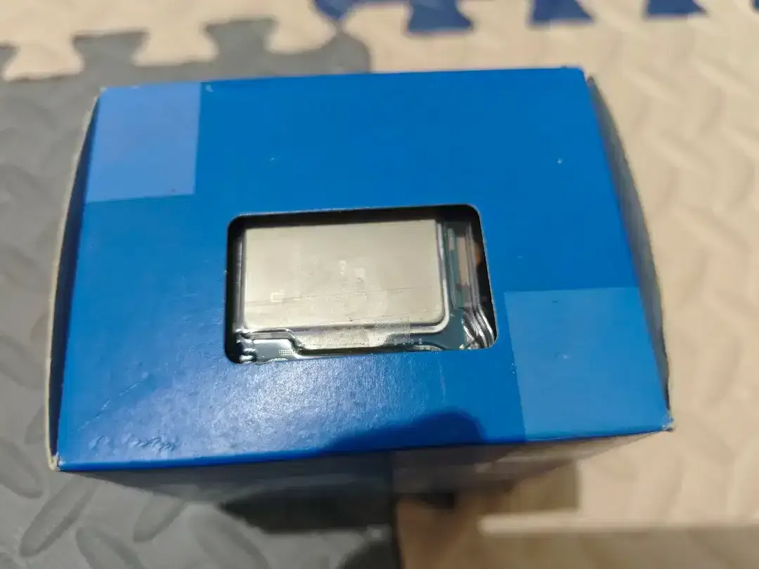 Intel Core i5-12400F (Fullset Box + i5 BEKAS + Stock Cooler Baru) - Image 3 of 8