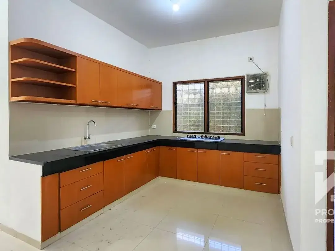 3 Bedroom House in Denpasar Bali for Rent Yearly Long Term - Image 3 of 10