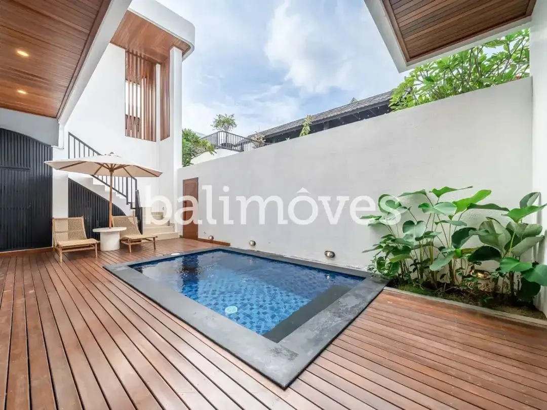 Villa Baru di Dalam Komples dengan Lima Kamar Tidur di Tepi Pantai Sanur - Image 5 of 10