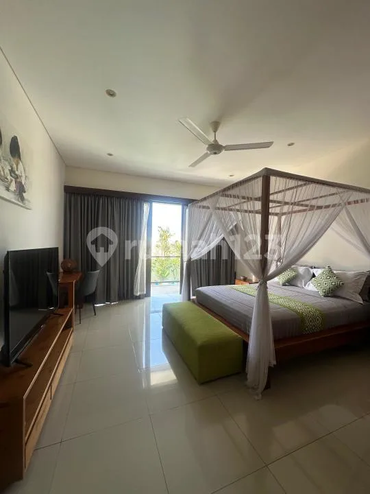Villa Modern Tropis Canggu Dekat Pantai Batu Bolong - Image 4 of 4