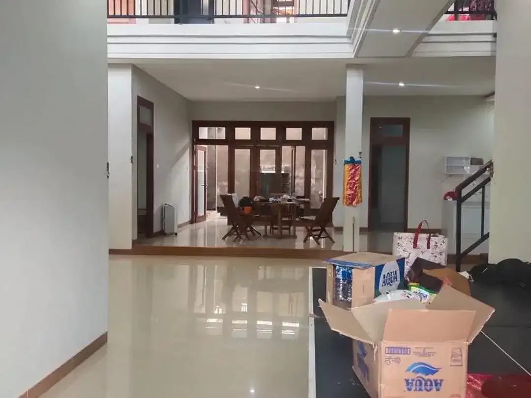 Rumah 2 Lantai 6 Kamar Tidur Disewakan, di Denpasar Utara Area - Image 7 of 10