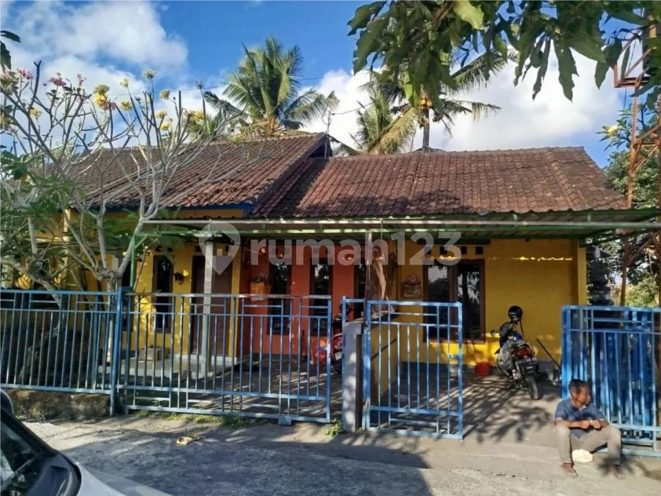 Rumah 2 Kamar + Kost 3 Kamar Full Penghuni di Angantaka - Image 2 of 4