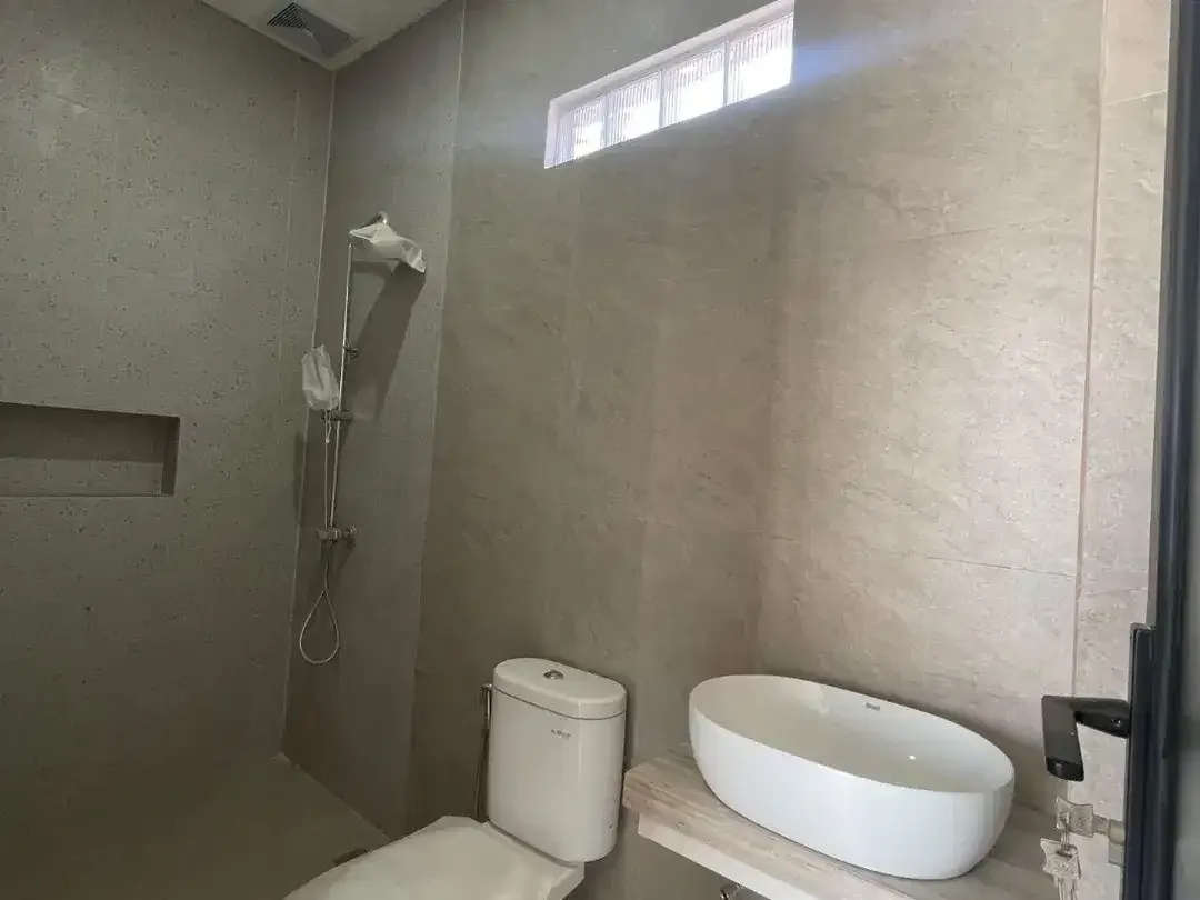Freehold A Brand-New 3-STORY Luxurious Mediterranean-Style Villa Close To Melasti Beach and GWK Bali - Image 10 of 10