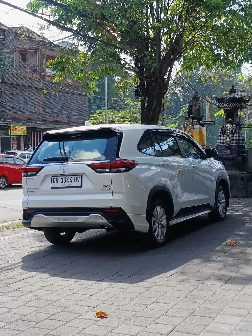 INNOVA ZENIX V HYBRID MATIC 2023 ASLI BALI TANGAN PERTAMA - Image 3 of 10