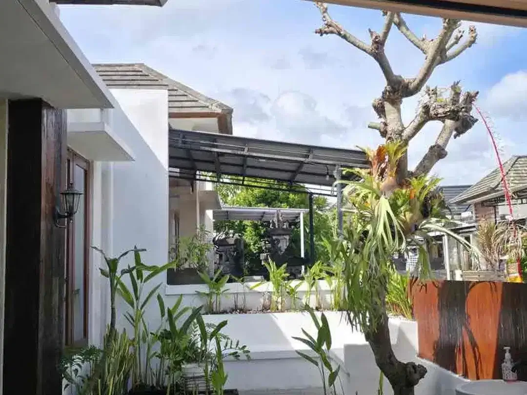 Rumah modern minimalis semi furnished bersih dan tenang lokasi Kesiman kertalangu - Image 7 of 10