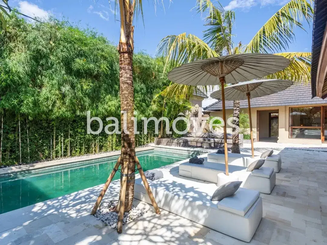 Villa Cantik dan Cerah Di Atas Tanah 500m2 Di Tepi Pantai Sanur - Image 10 of 10