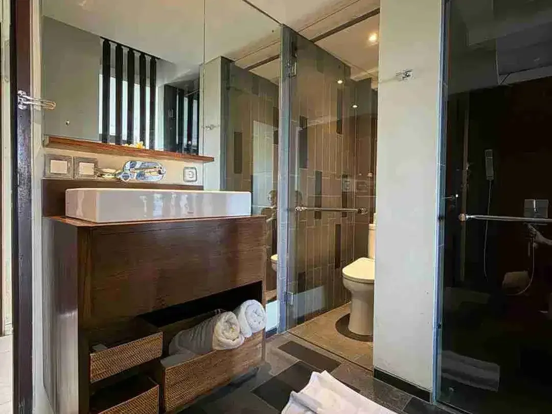 Hot Deal Investment Opportunity Hotel Seminyak Bali - Image 2 of 10