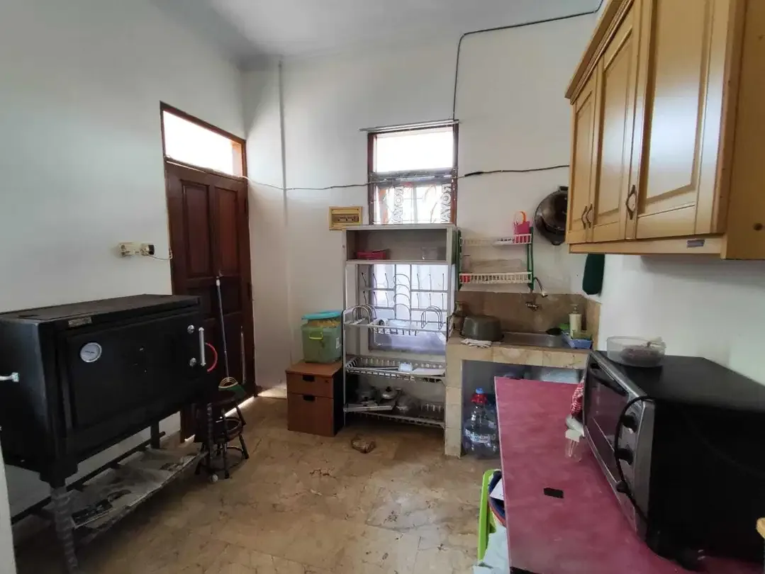 rumah 5 kmr di jimbaran bawah,strategis area,jln besar,dkt pasar - Image 4 of 10