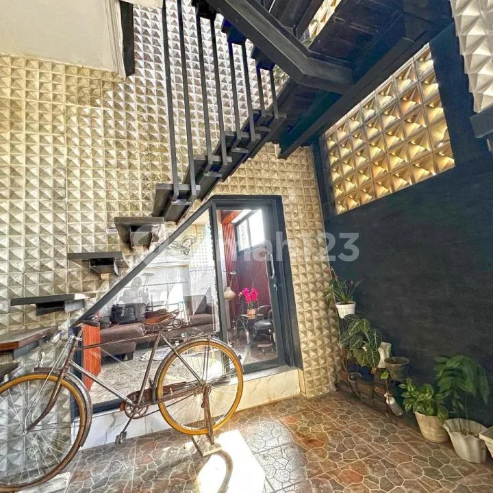 Rumah Nyaman 2 Lantai 3 Bedroom Siap Huni Lokasi Abianbase Mengwi - Image 3 of 4
