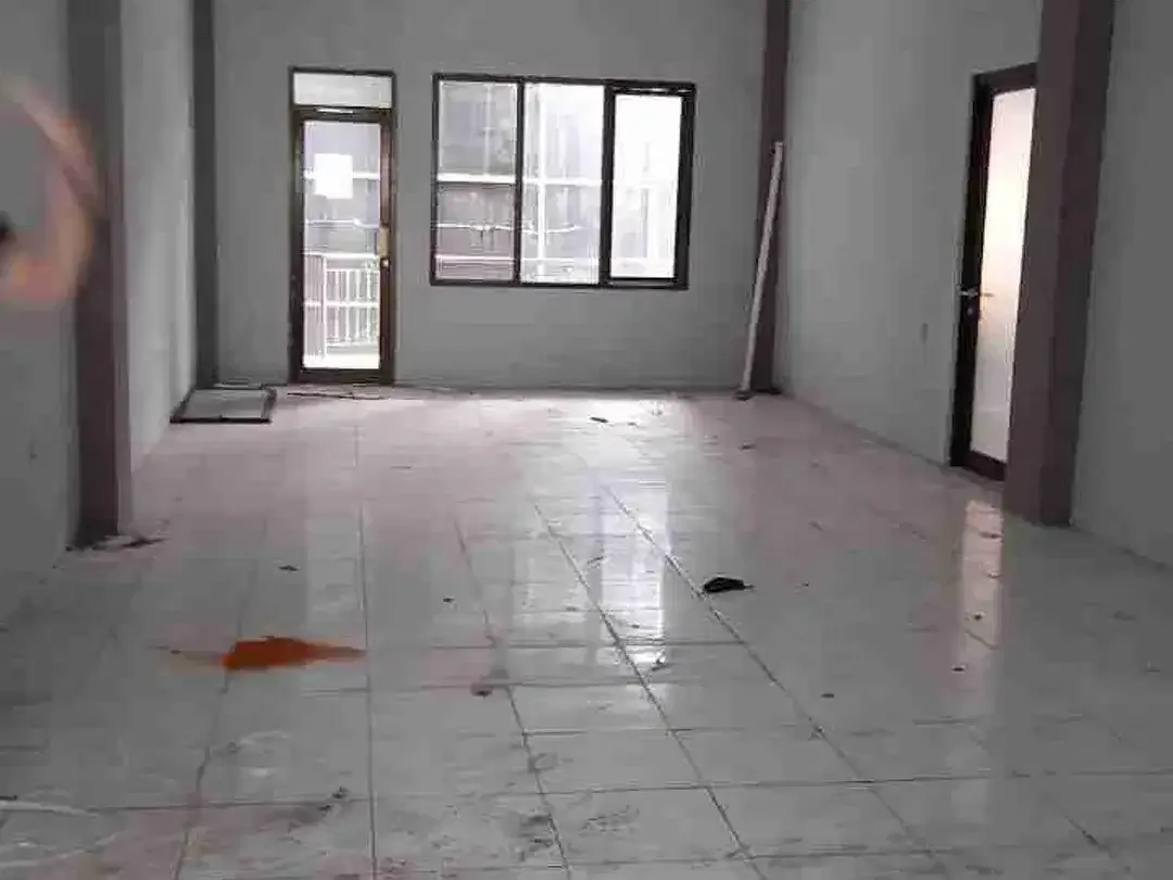 Ruko Luas 3 lantai di Bypass Simpang Siur Kuta - Image 10 of 10