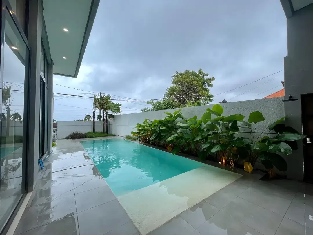 Villa Mewah 3 Lantai View Laut di Ungasan Bali - Image 2 of 10