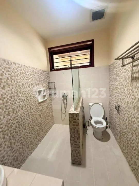 Vila Sewa Murah Renon Siap Huni Lokasi Strategis - Image 3 of 4