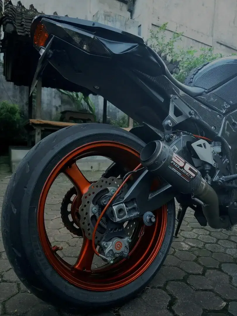 Kawasaki zx10r 2016 hitam - Image 7 of 10