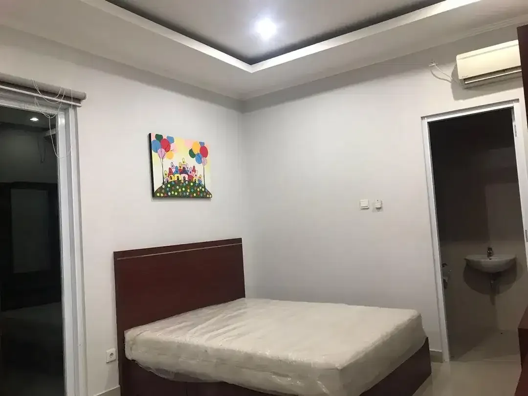 Dijual Rumah 2 Lantai Modern di Green Imperial Putra Residence, Cokroaminoto Denpasar – 4 Kamar Tidur, SHM - Image 9 of 10
