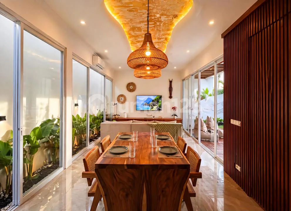 Villa Mewah Modern 2 Kamar di Canggu 10 Menit ke Pantai - Image 2 of 4