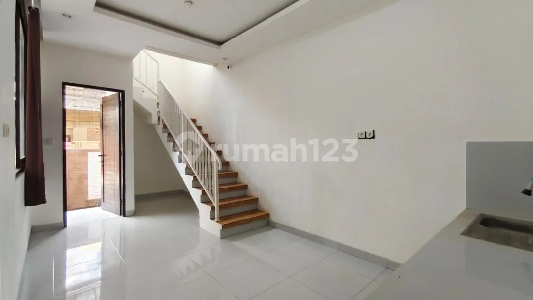 Passive Income! Rumah 2 Lantai Pesanggaran Denpasar - Tinggal Terima Sewa - Image 3 of 4
