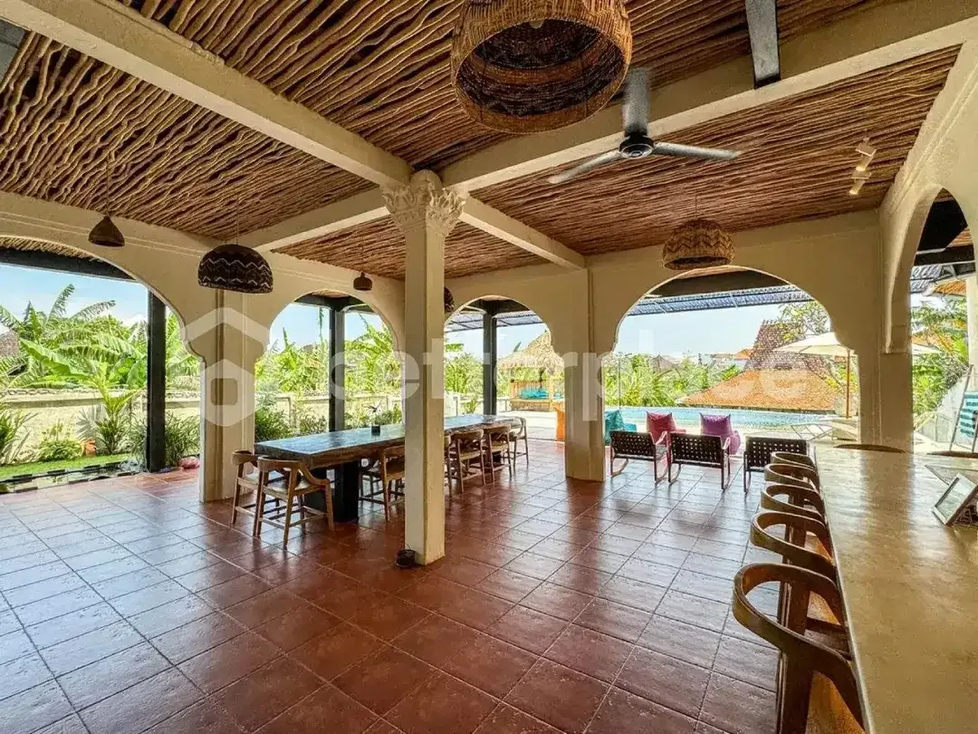 Grand Seven-Bedroom Villa Sanctuary Between Umalas and Canggu Offering Exceptional Space and Investment Value - Image 8 of 10