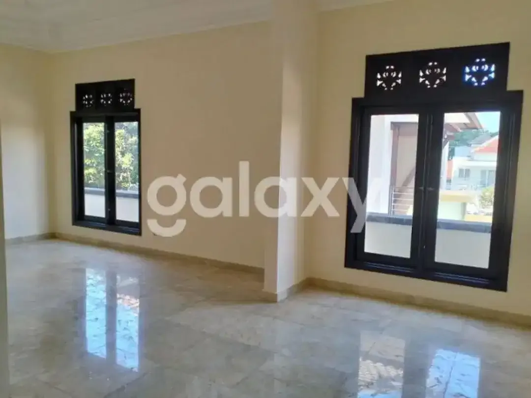 RUMAH SEMI VILLA DI MOH YAMIN RENON DENPASAR, BALI - Image 8 of 10