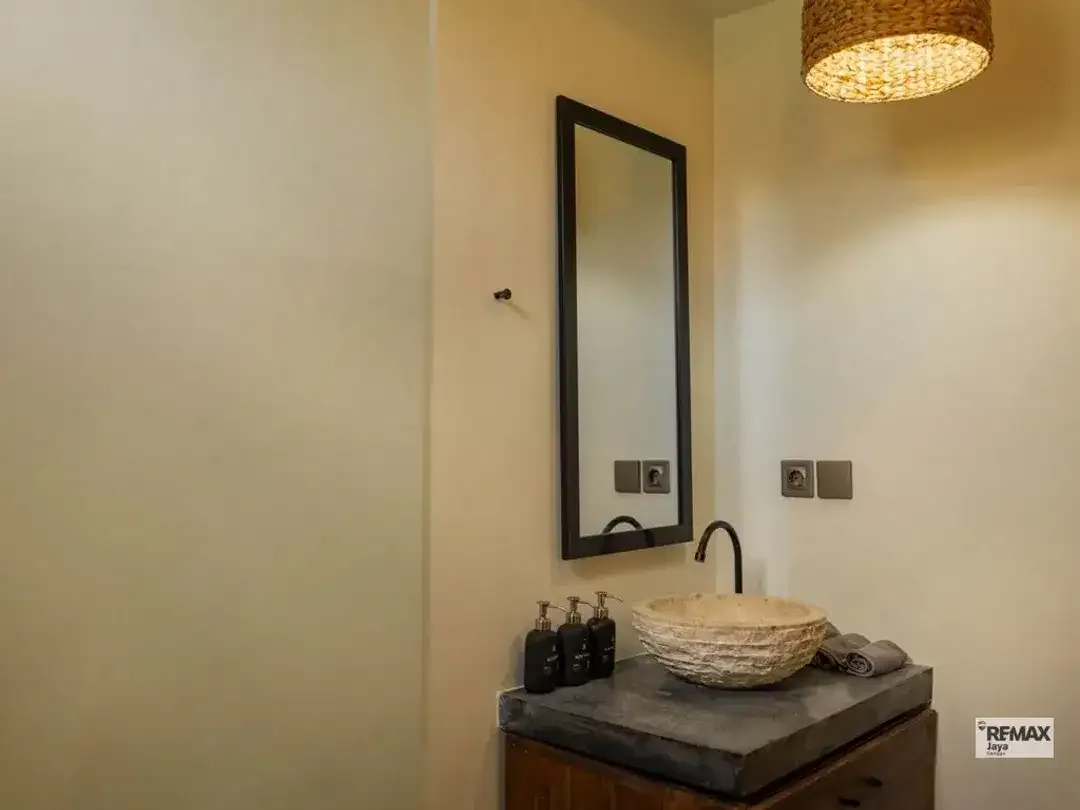 Stylish Tropical Villa With 13-Year Leasehold In Canggu - Image 5 of 10