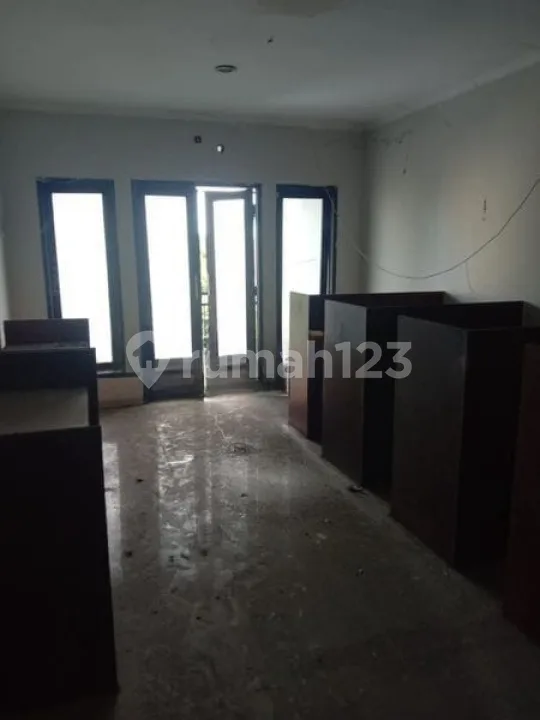 Dijual Ruko di Jalan Utama Diponegoro - Image 1 of 4