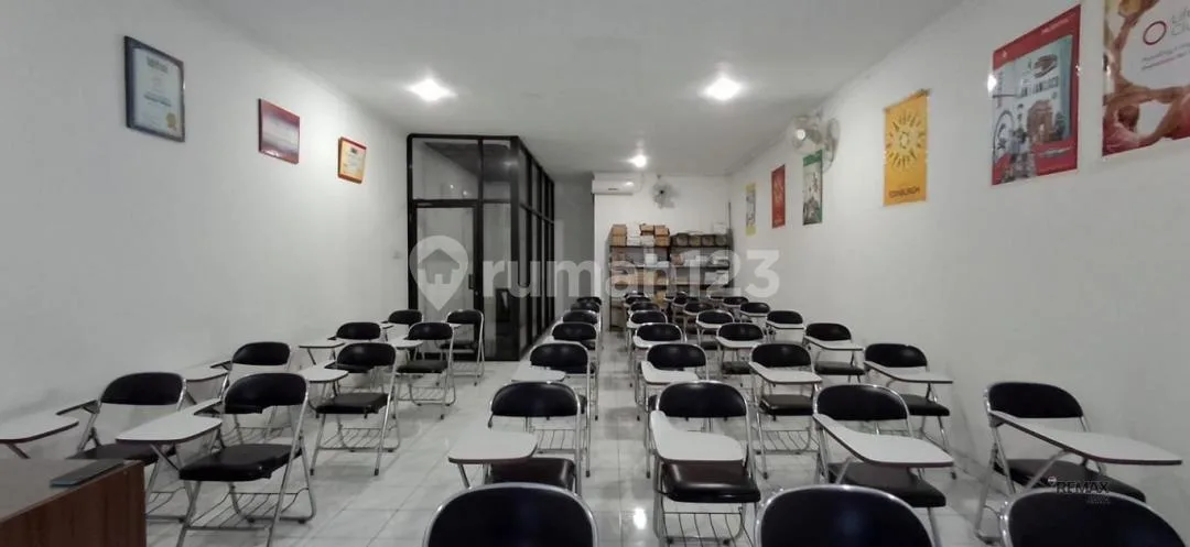 Ruko 2 Lantai Zona Komersial Dijual di Sesetan, Denpasar Selatan - Image 1 of 4