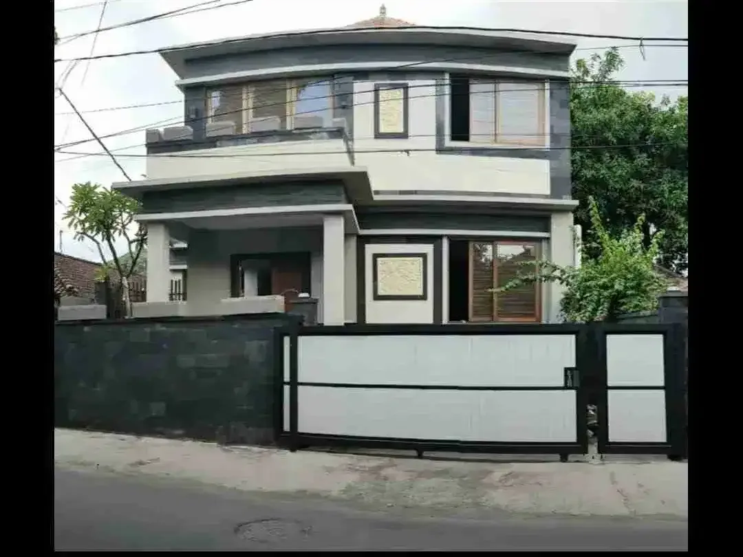 DIJUAL RUMAH SEMI VILLA 2 LANTAI SIAP HUNI 3 KAMAR  ADA POOL - Image 1 of 7