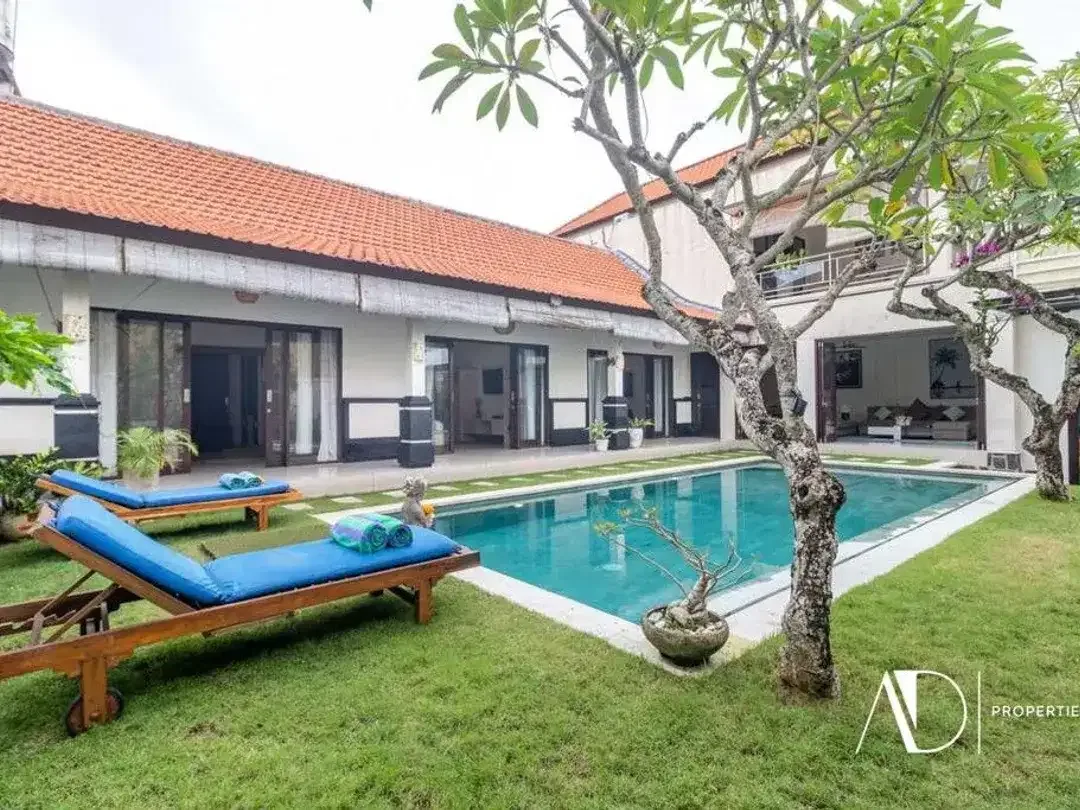 FREEHOLD 4 BR VILLA OFFERS RICE FIELD & MOUNTAIN VIEW IN PERERENAN - Image 8 of 10