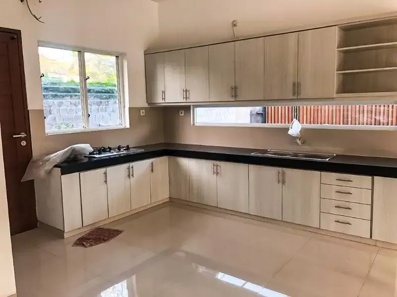 COMFORTABLE SPACIOUS VILLA IN THE HEART OF UMALAS KEROBOKAN - Image 6 of 10