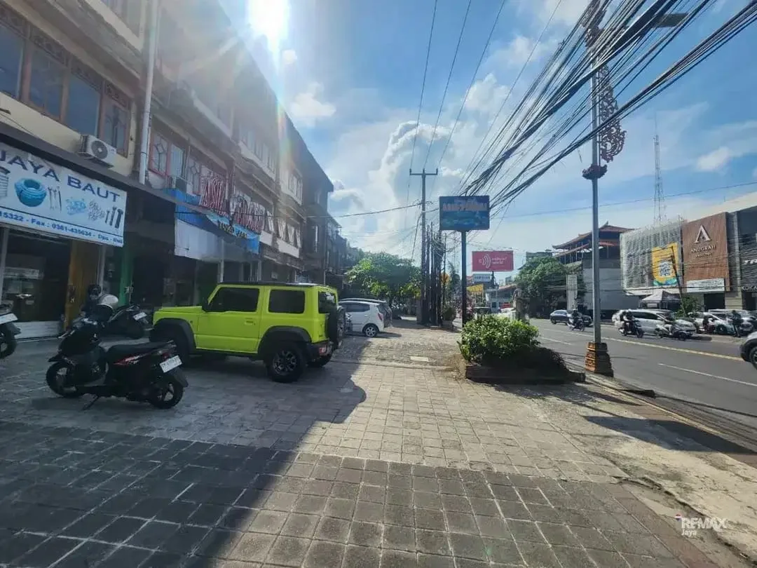 Ruko Ex Toko Jam dijual di Gatsu Tengah. - Image 8 of 10